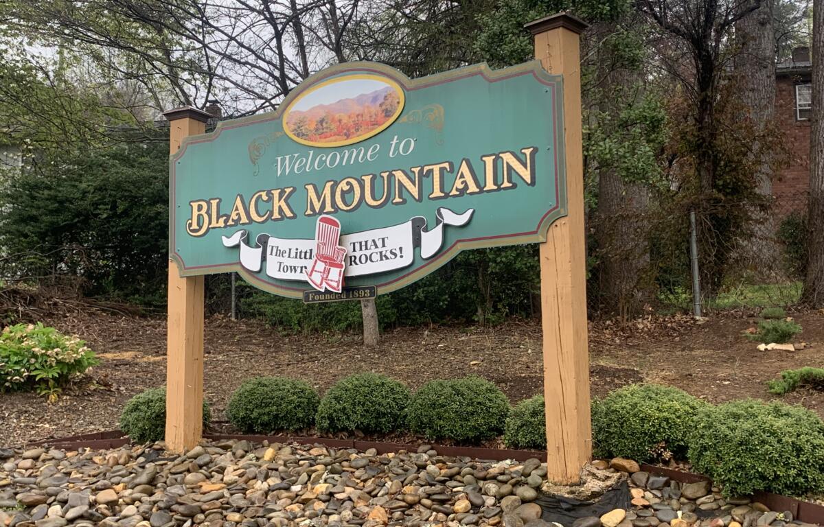 Black Mountain welcome sign