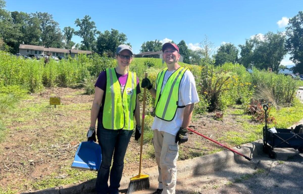 Certified Pollinator Advocate candidates Carolyn Grosch and Hank Ariail fulfill their habitat volunteering requirement at Klondyke Homes. Photo: Stacia Payne