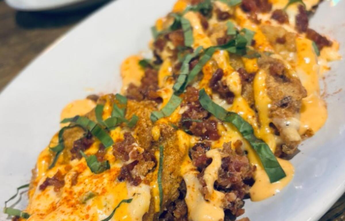 Cornmeal-crusted fried green tomatoes