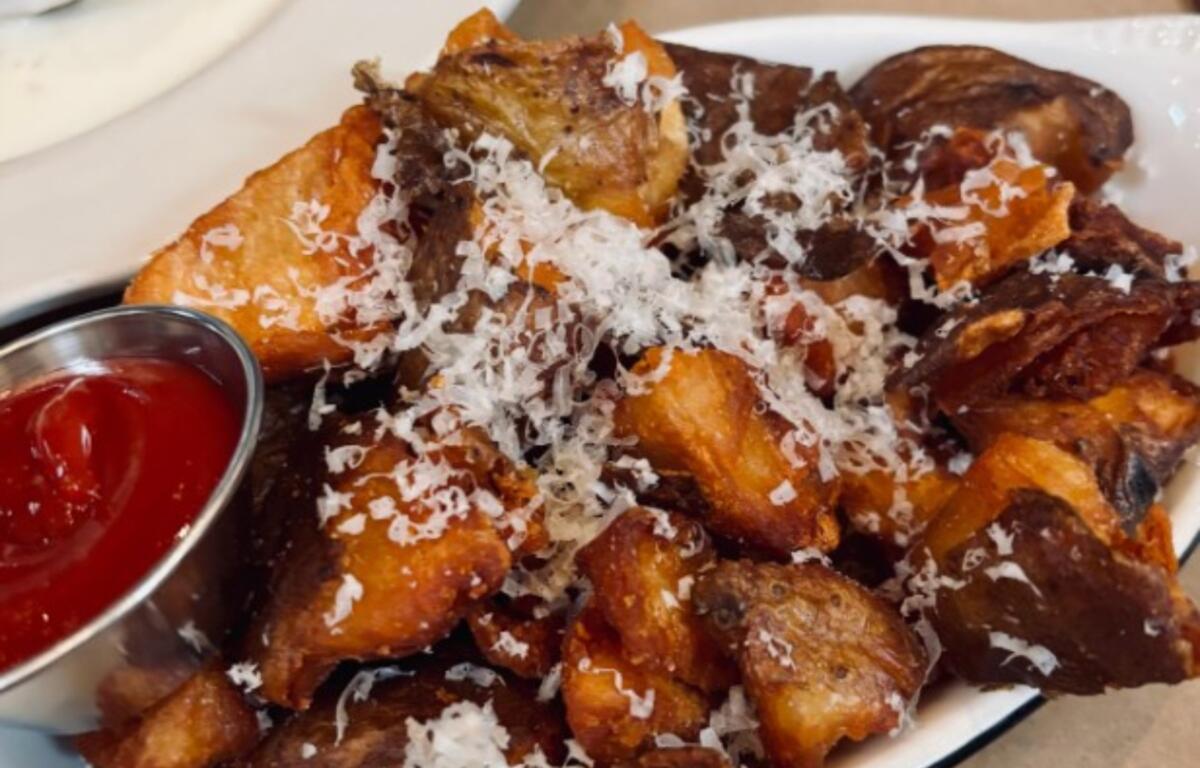 The breakfast sausage was a mild Italian seasoned pork that was well seasoned, and the potatoes were ideally crispy on the outside and soft and buttery on the inside.