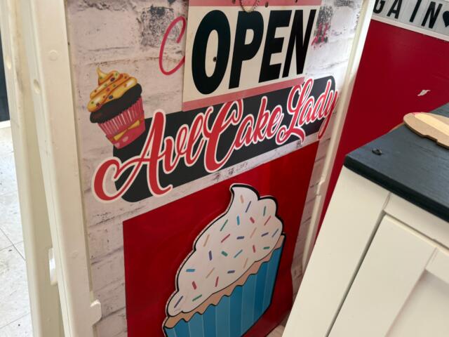 Shana McDowell says she never planned a baking career, but 17 years later her shop produces hundreds of cakes every month