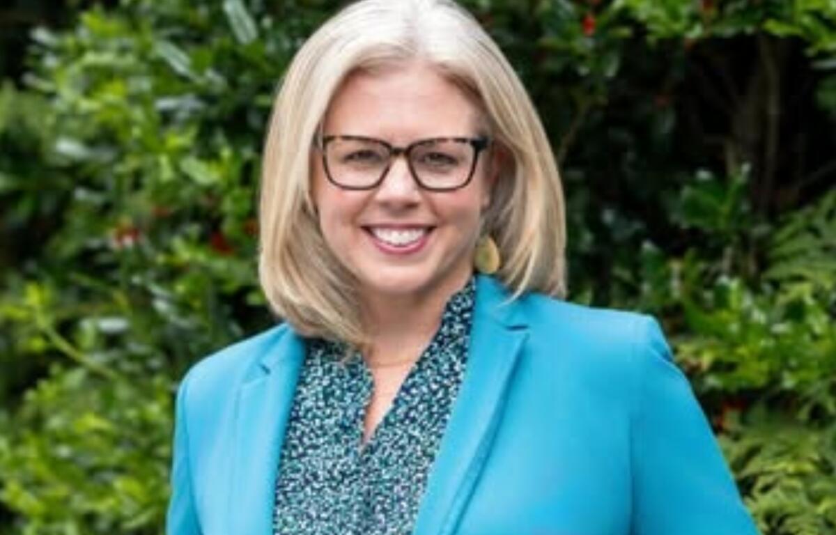 Dr. Jennifer Reed