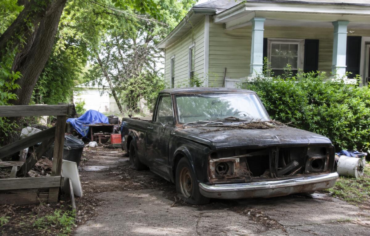A proposed Asheville ordinance would expand the city's definition of litter to include certain nuisance vehicles that pose sanitation or public health hazards.
