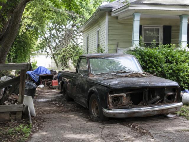 A proposed Asheville ordinance would expand the city's definition of litter to include certain nuisance vehicles that pose sanitation or public health hazards.