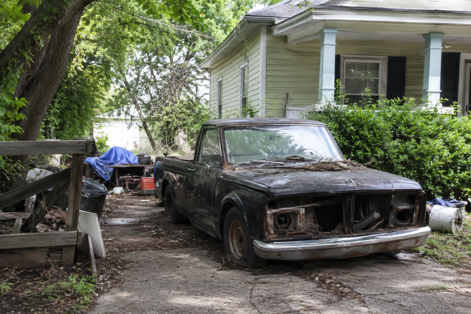 A proposed Asheville ordinance would expand the city's definition of litter to include certain nuisance vehicles that pose sanitation or public health hazards.